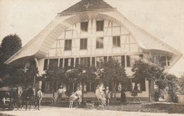 Echtfotokarte Berner Bauernhaus belebt