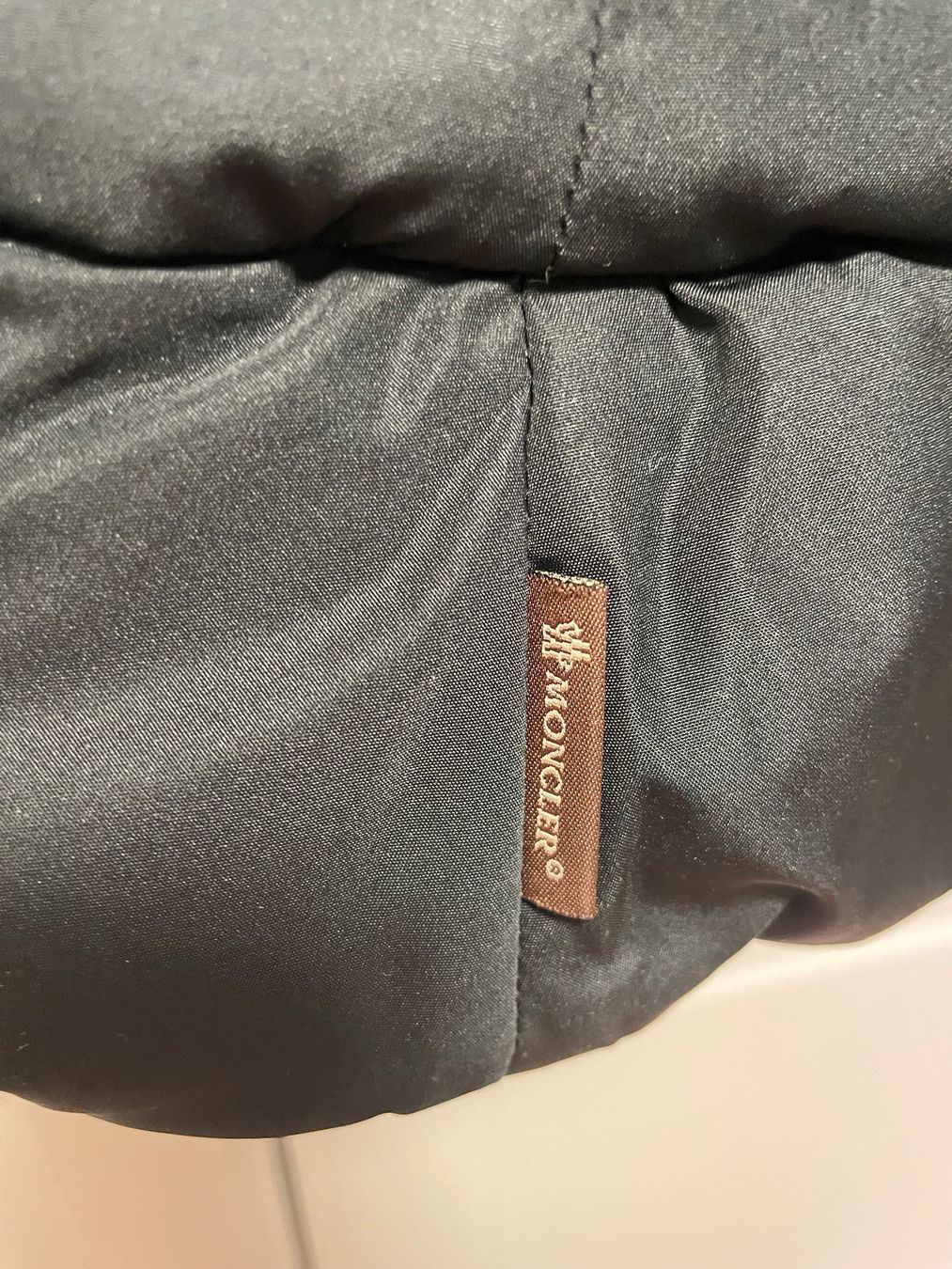 Moncler Giacche: Schwarze Moncler Steppjack/Blazer Gr 2 – Usato da Bern venduto da Rigoler 4