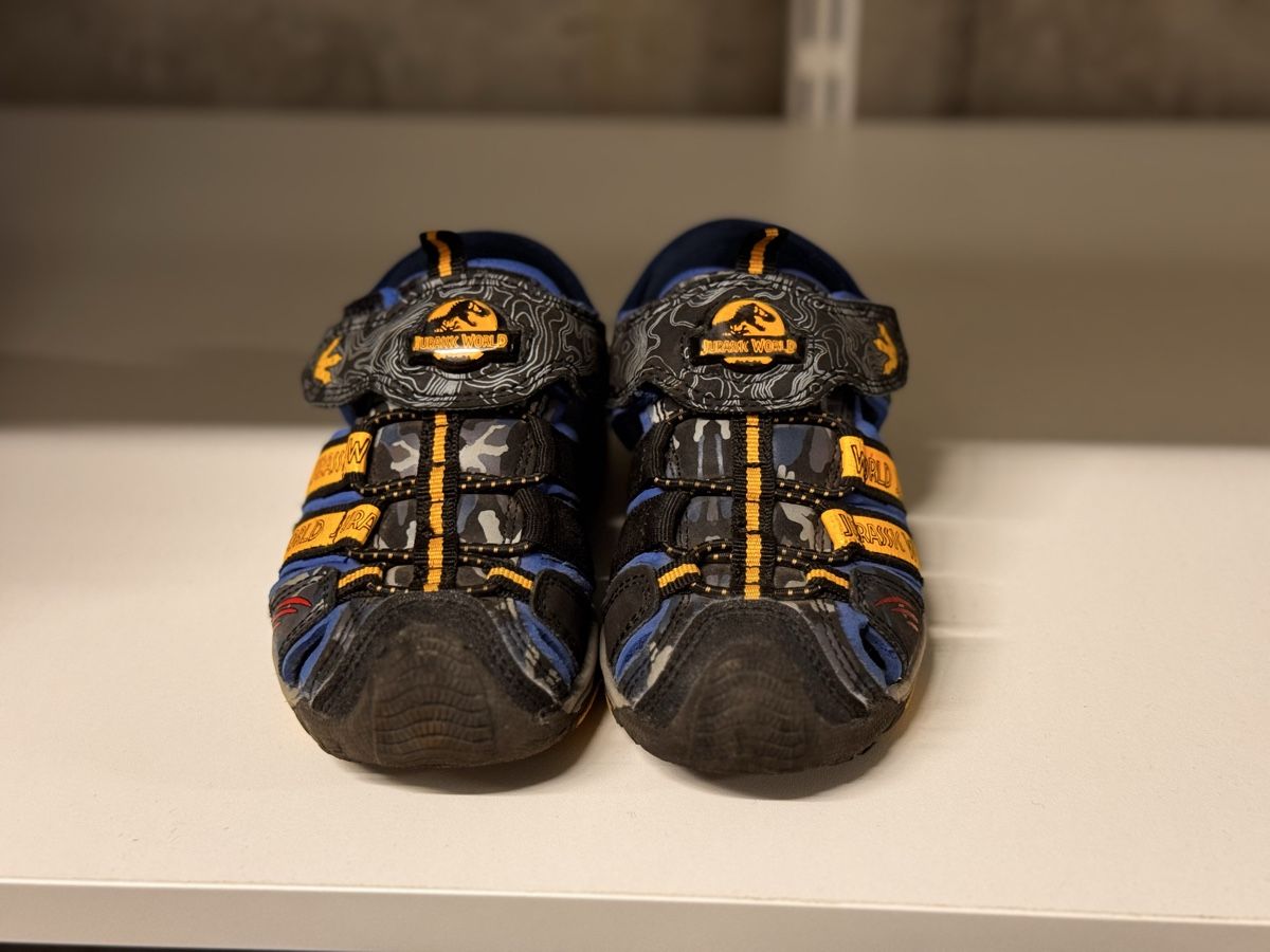 Scarpe per ragazzi: Jurassic World Sandalen, Gr. 26 – Usato da Oberbuchsiten venduto da Biene-26