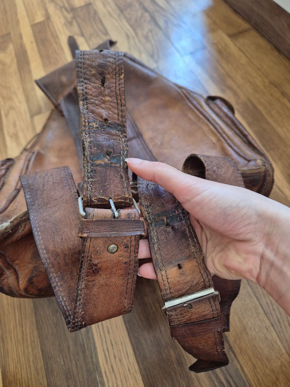 Zaini: Sac à dos vintage en cuir véritable – Usato da Versoix venduto da Lenas9 7