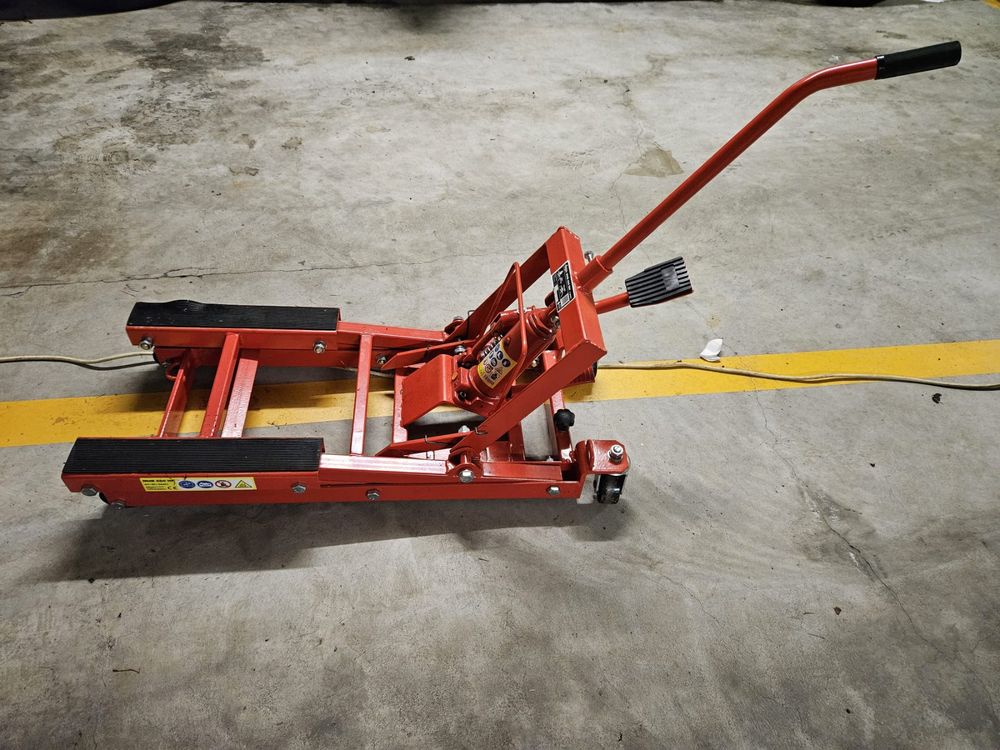 Motorfietslift, 680 kg, hydraulische krik, montagebok, in hoogte