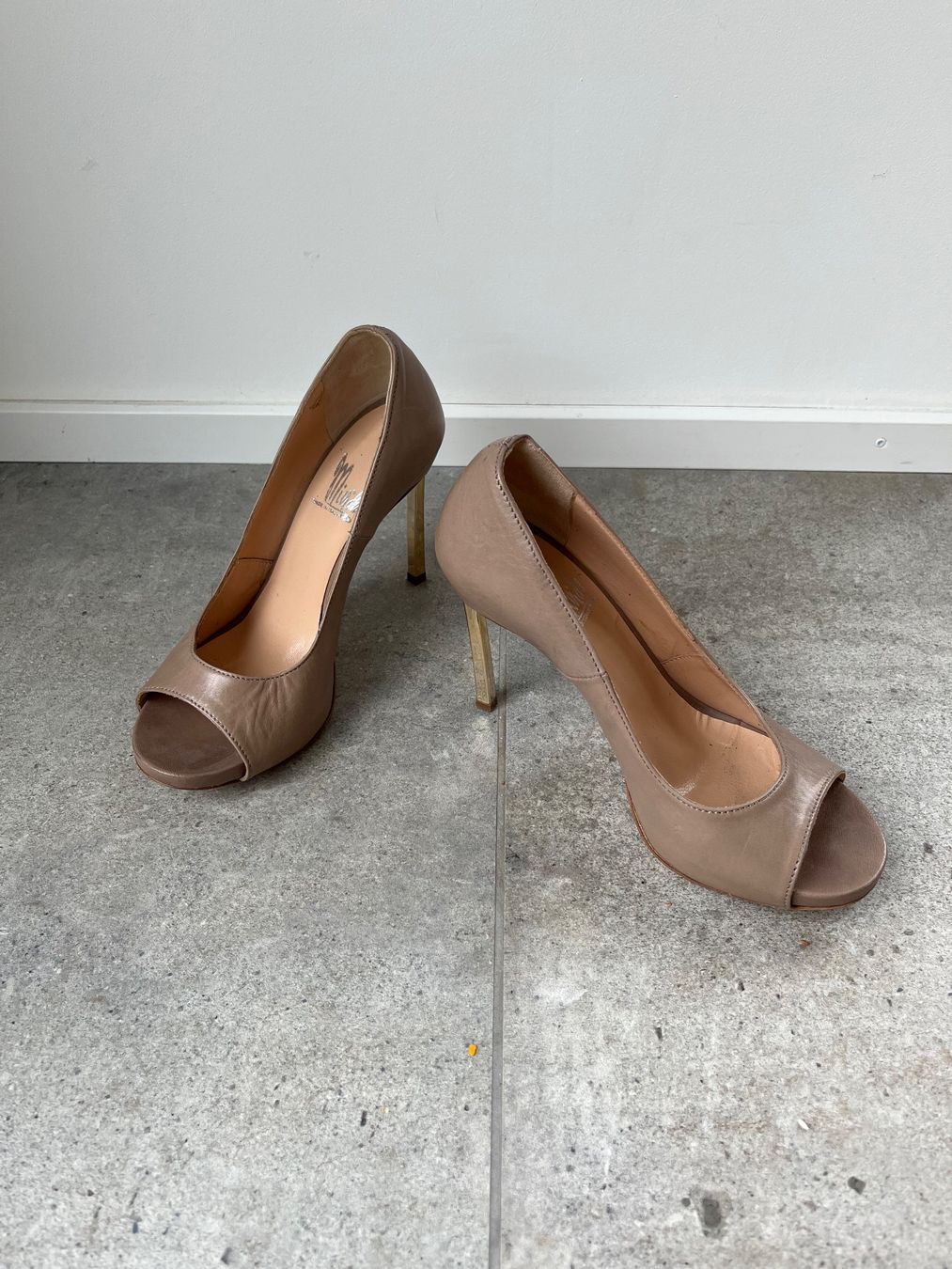 Scarpe da donna: Offene Pumps Leder Gr. 37 – Usato da Ebmatingen venduto da Londoner18 2