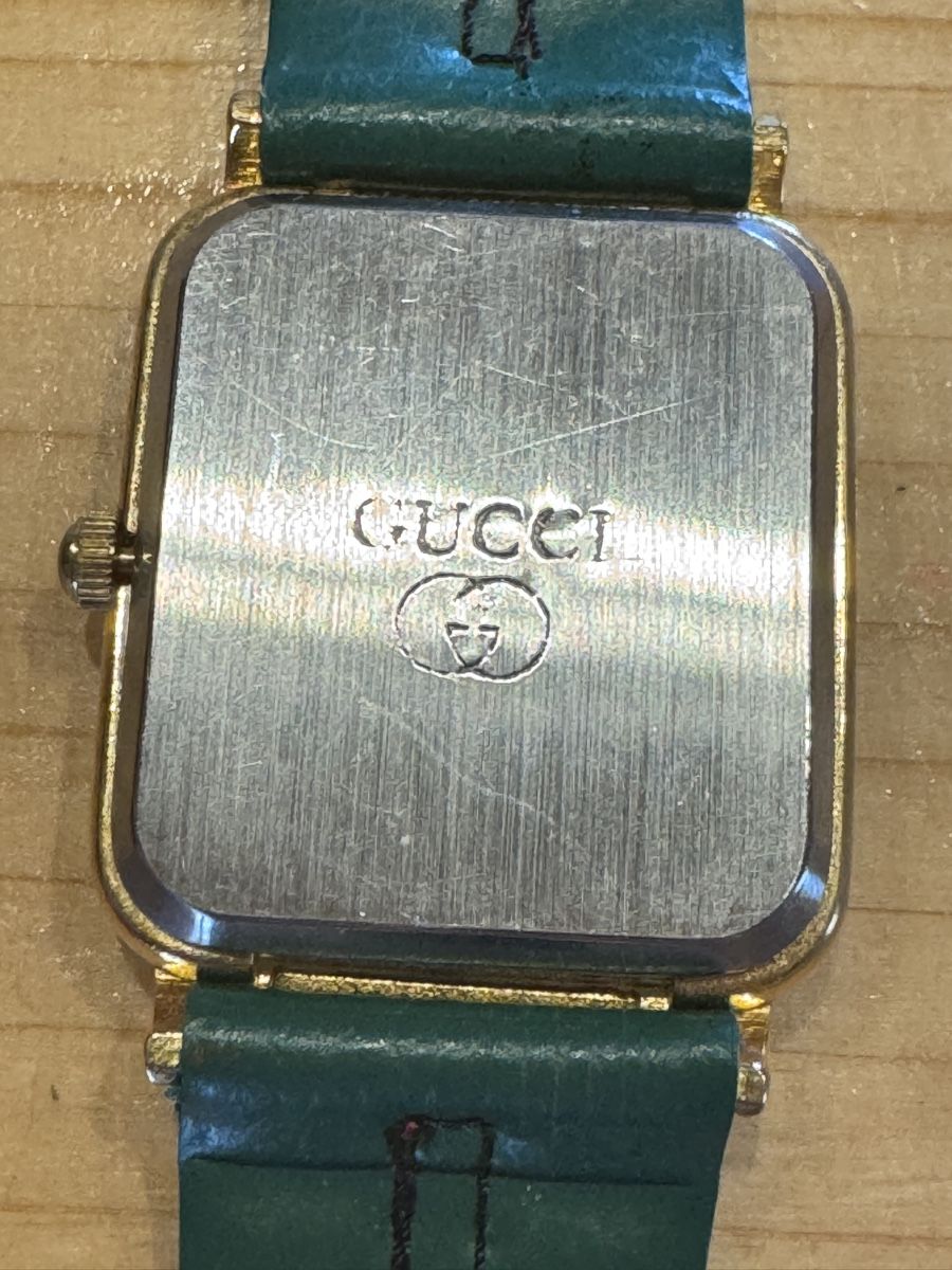 Gucci Orologi: Montre Gucci quartz – Usato da Erde venduto da CBarts 2
