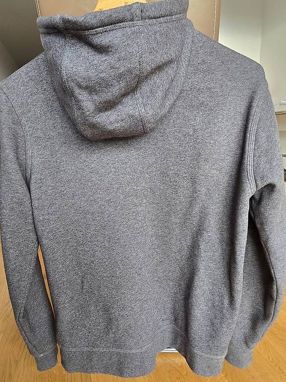 Giacche: À vendre veste sweat  – Usato da Morges venduto da Birriba 1