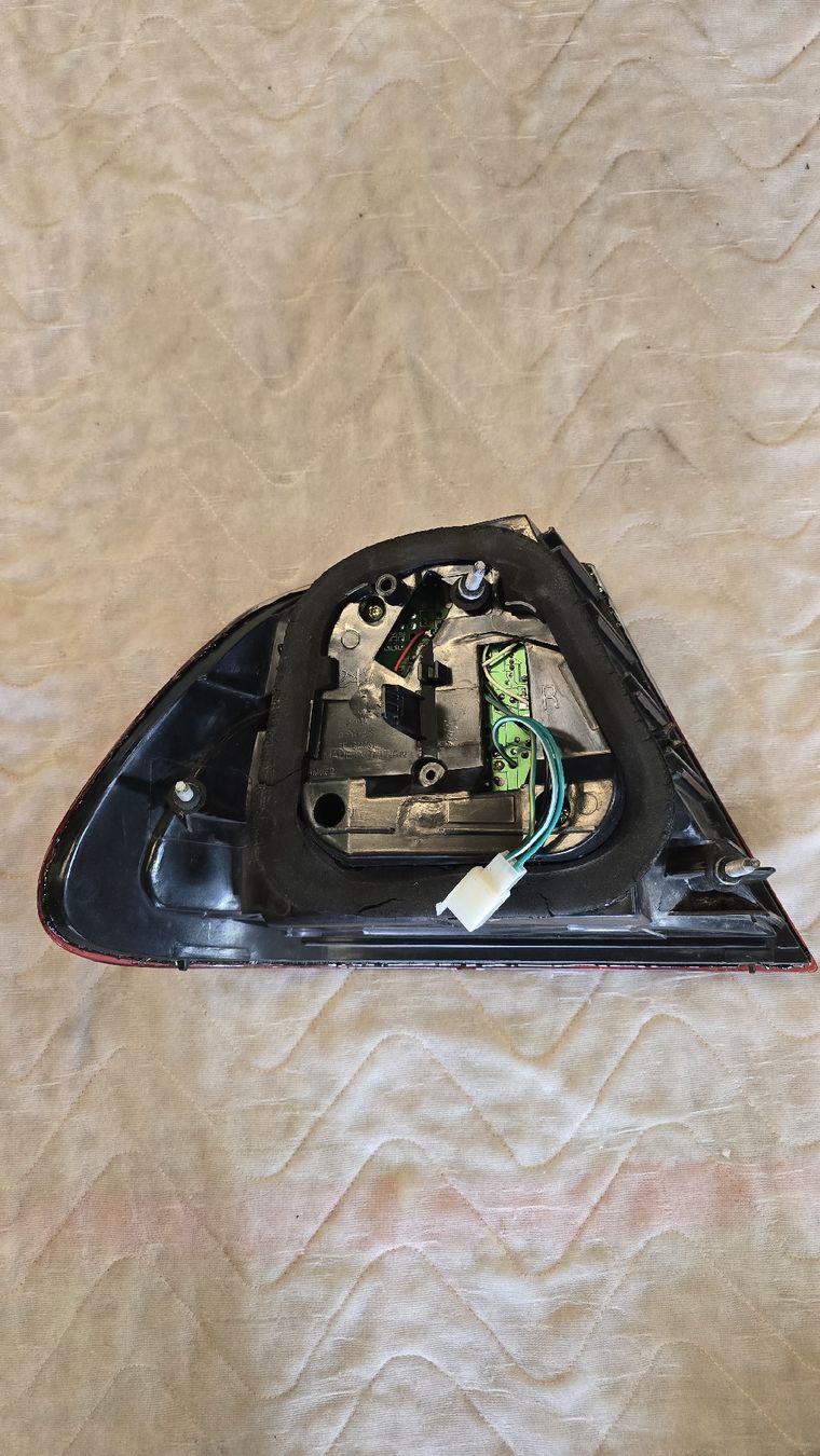 BMW Phares: Orignale BMW e46 Rückleuchte – D'occasion à Recherswil par E46_Cab 2