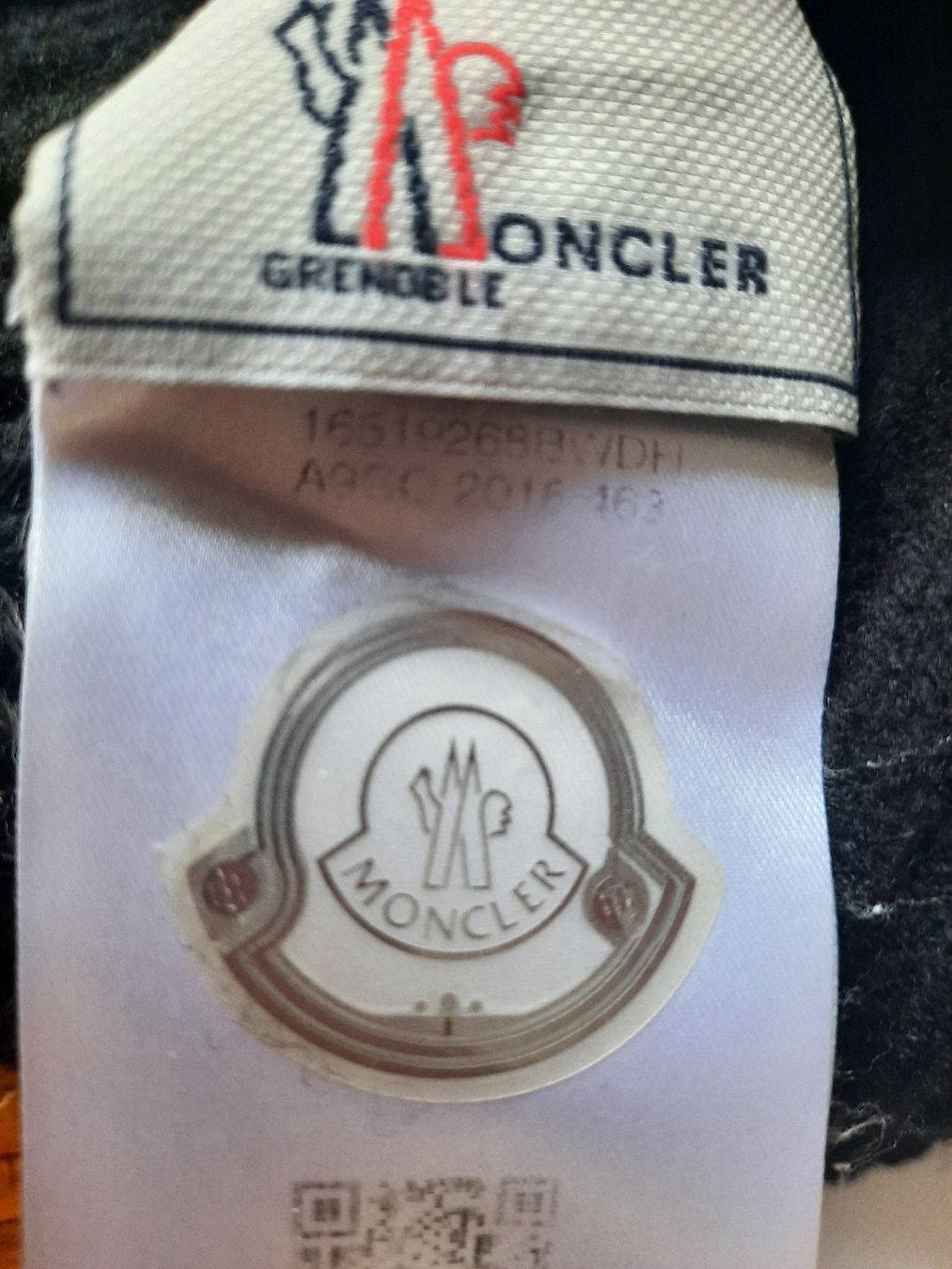 Moncler Copricapi, berretti & cappellini: BONNET  MONCLER – Usato da Le Locle venduto da marylise01 1