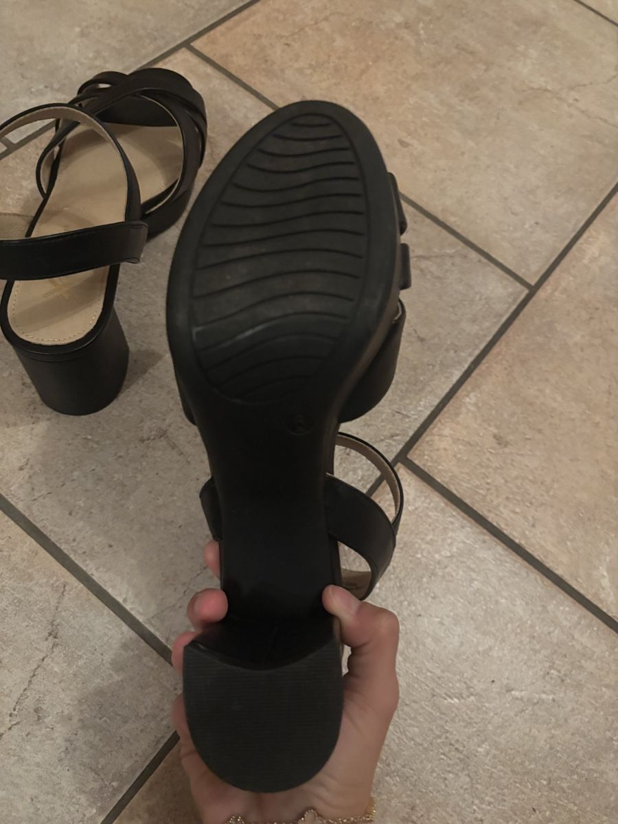 Dosenbach Damenschuhe: Sandale à talon à vendre – Neu (gemäss Beschreibung) aus Sonceboz-Sombeval von Luna_p1414 2