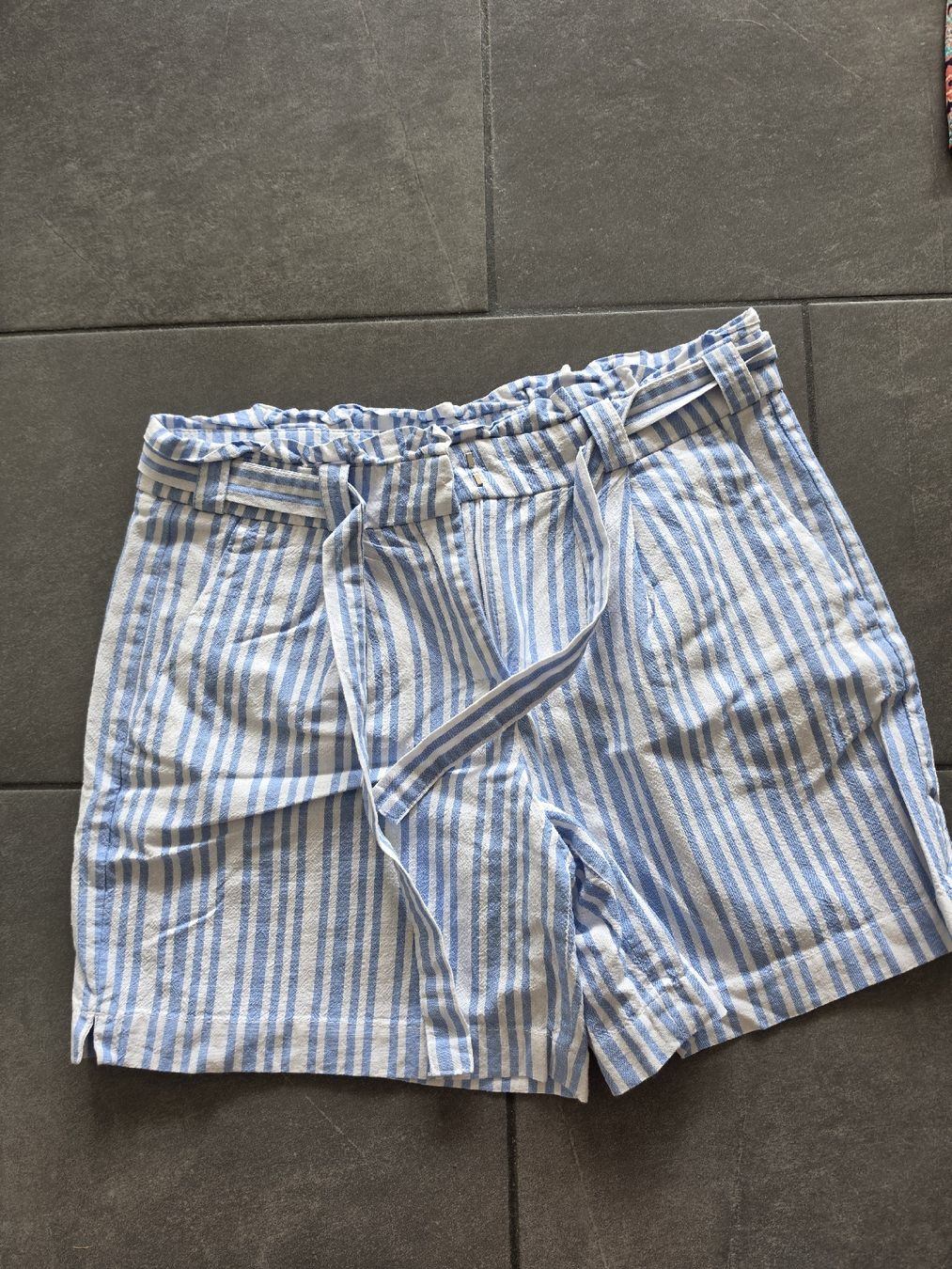 Pantalons: Shorts – D'occasion à Luzern par oli_6x2r