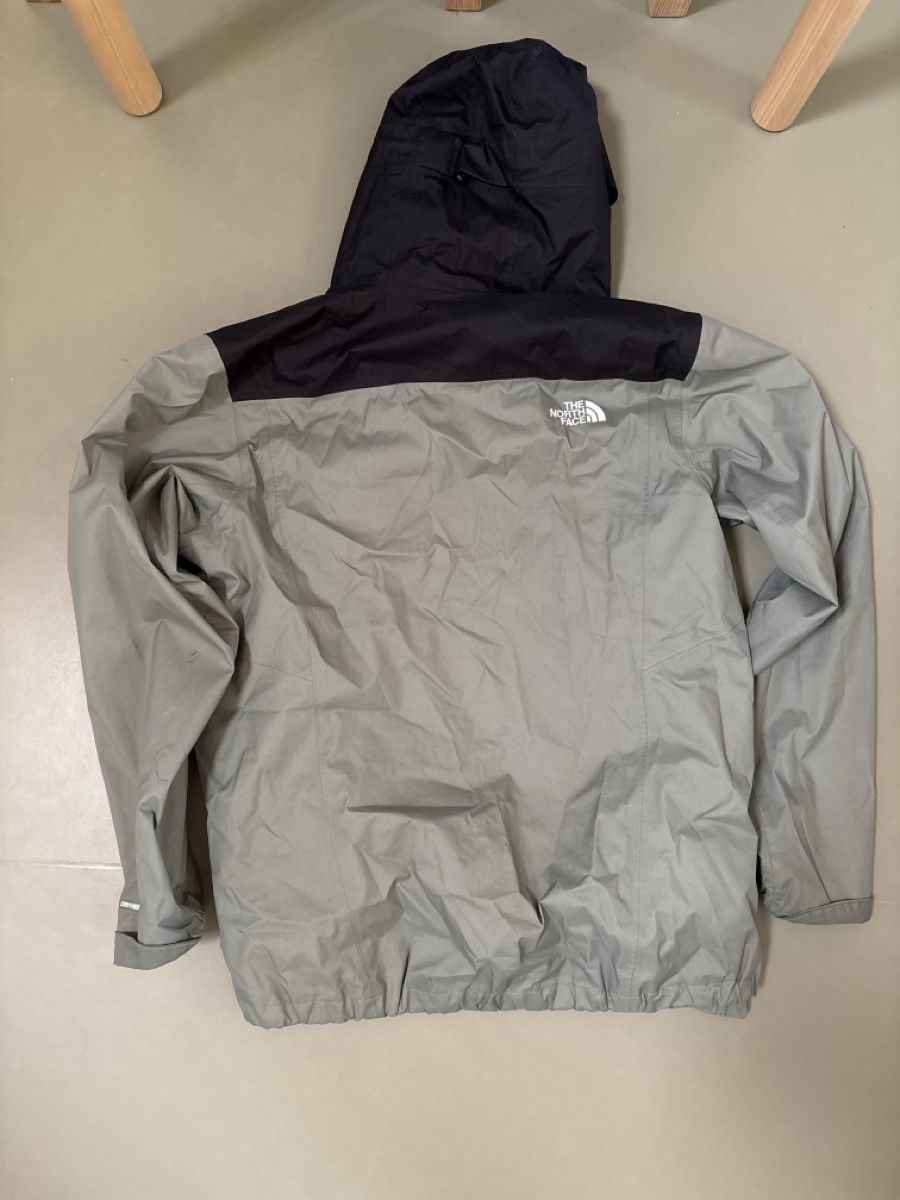 North Face Jacken: The North Face Regenjacke Grösse M – Gebraucht aus Kloten von CalcioNMore 1