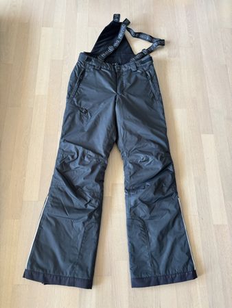 Skihose Reima schwarz mit Trägern neuwertiger Zustand