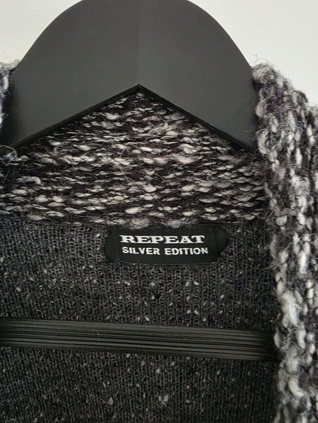 Repeat Cappotti: Damen Strickjacke Repeat Silver Edition, Grösse M – Usato da Bad Ragaz venduto da ram_d9wq 2