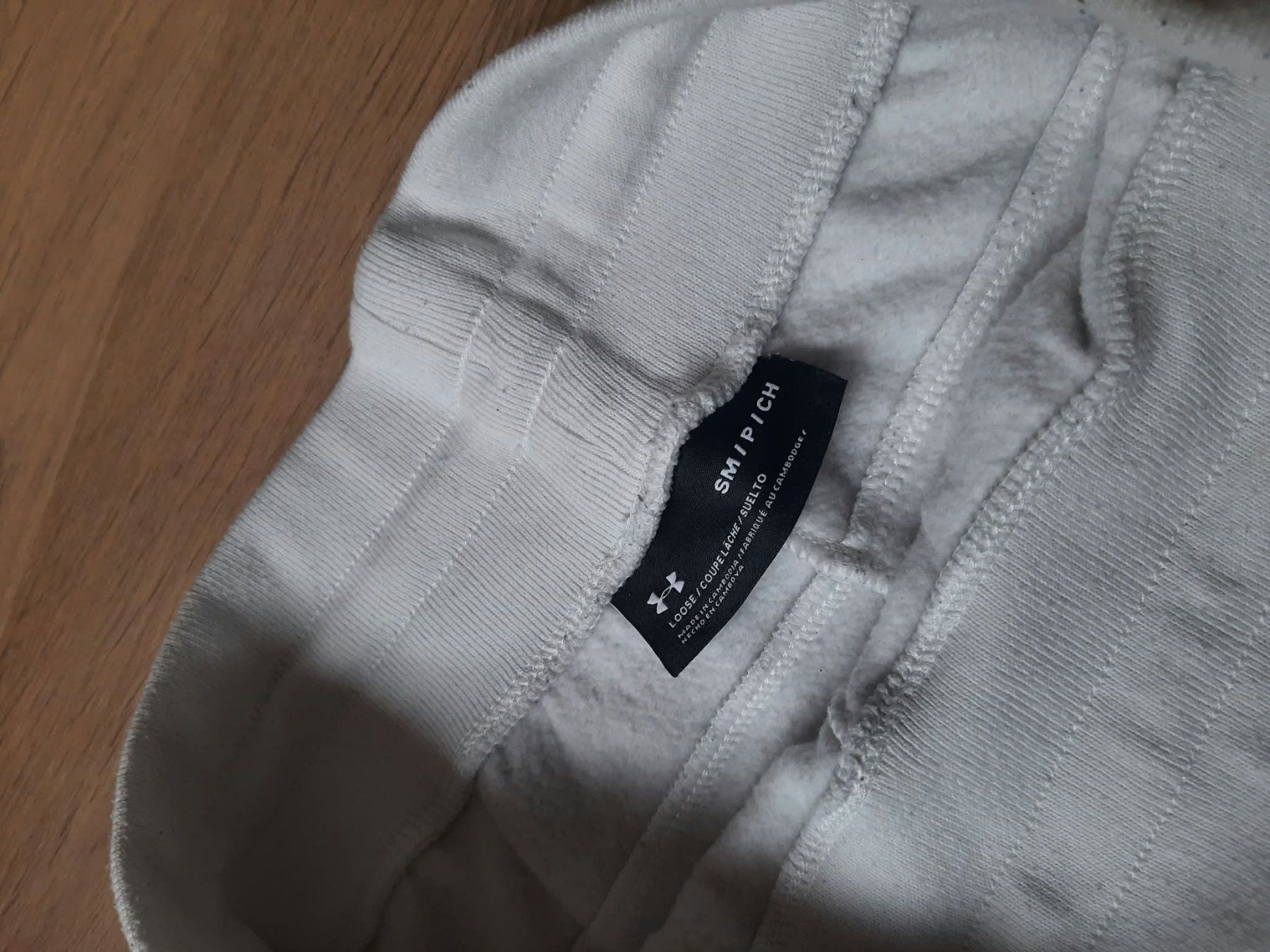 Pantaloni: Training Under Armour – Usato da Neuchâtel venduto da col_6rbm 2