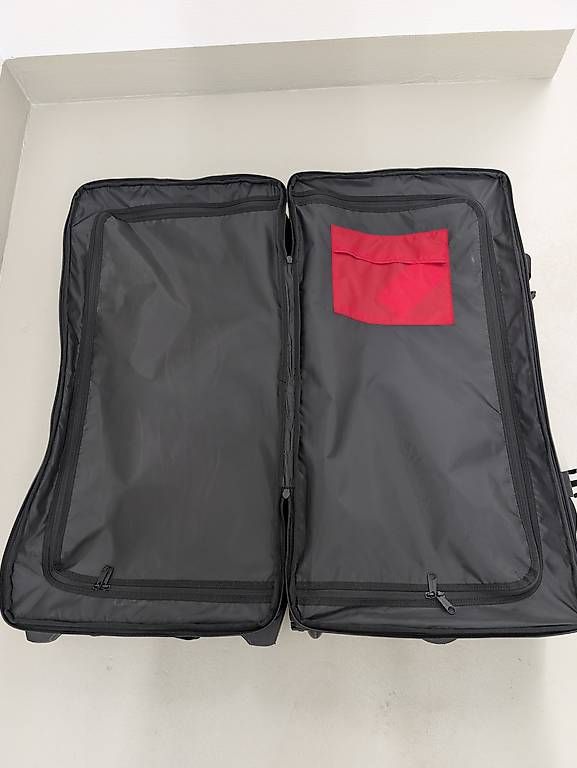 Valises de voyage: Koffer-/Rollenreisetasche gross EastPack – D'occasion à Flums par Brafra0 2