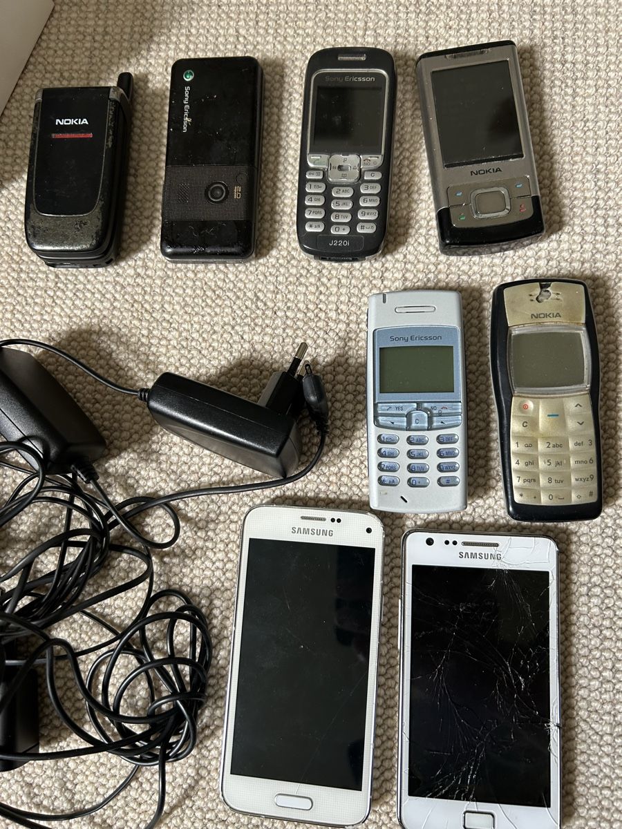 Telefoni cellulari / Smartphones: Alte Elektro Geräte – Usato da Berikon venduto da Master016 4
