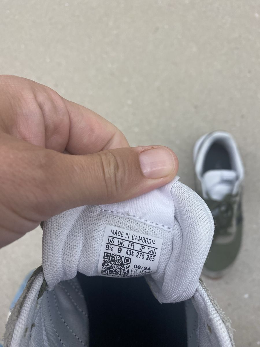 Chaussures hommes: Adidas  Sneaker, Grösse 43 1/3, – D'occasion à Rüschlikon par Sute007 1