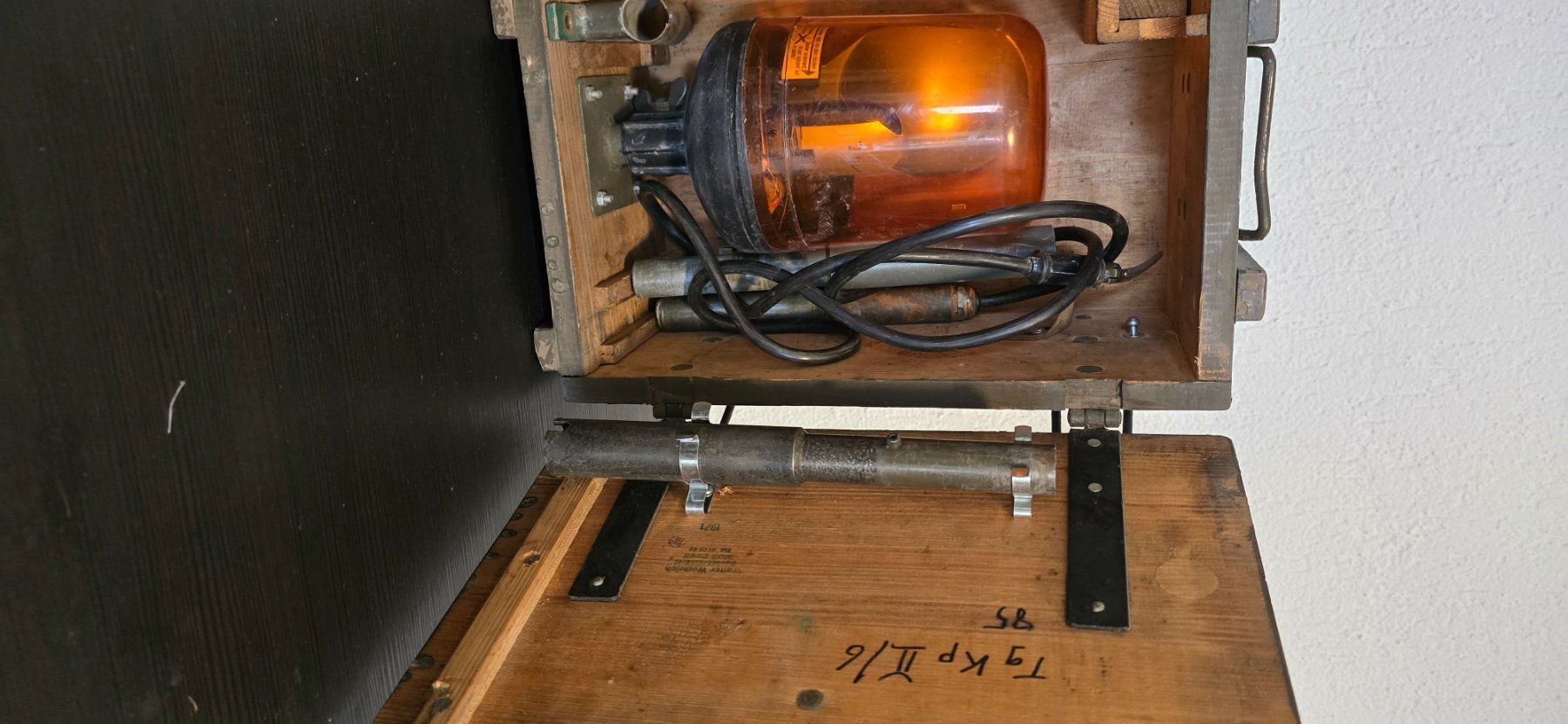Schweizer Armee Lampade: Schweizer Armee Lampe – Usato da Schaffhausen venduto da aos_hv6l