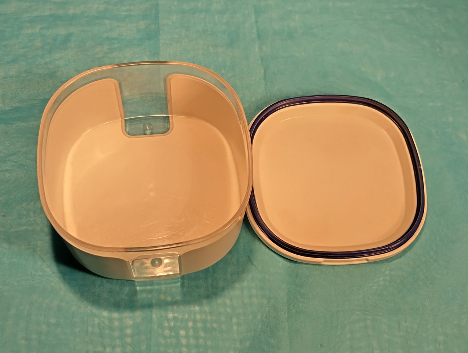 Tupperware Contenitori & Simili: Tupperware Skyline Dose, 7dl, mit Sichtfenster – Usato da Bellach venduto da JingleCherry 4