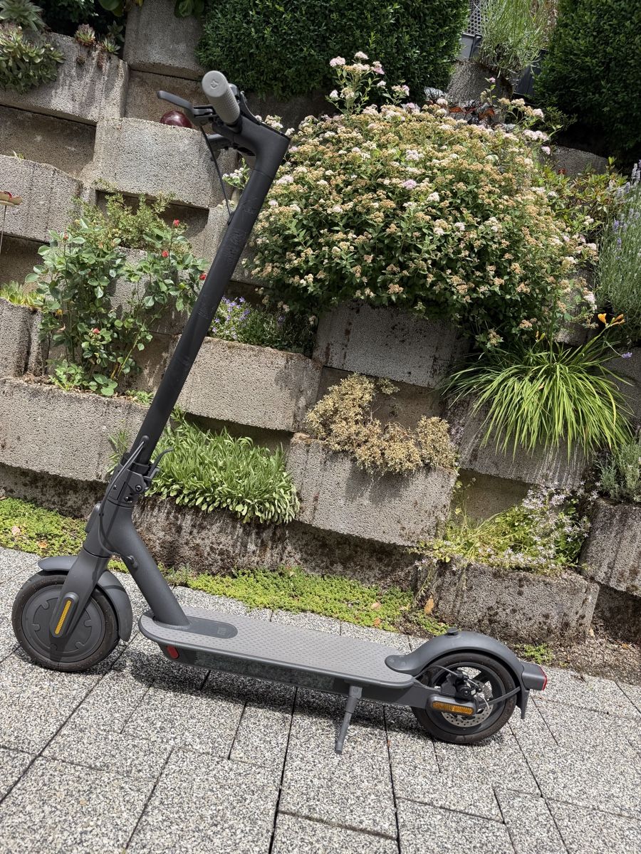 Xiaomi Kickboard: Xiaomi 1 S E-Scooter (30 km/h) – Nuovo (secondo la descrizione) da Wallbach venduto da Alina_Hmnn