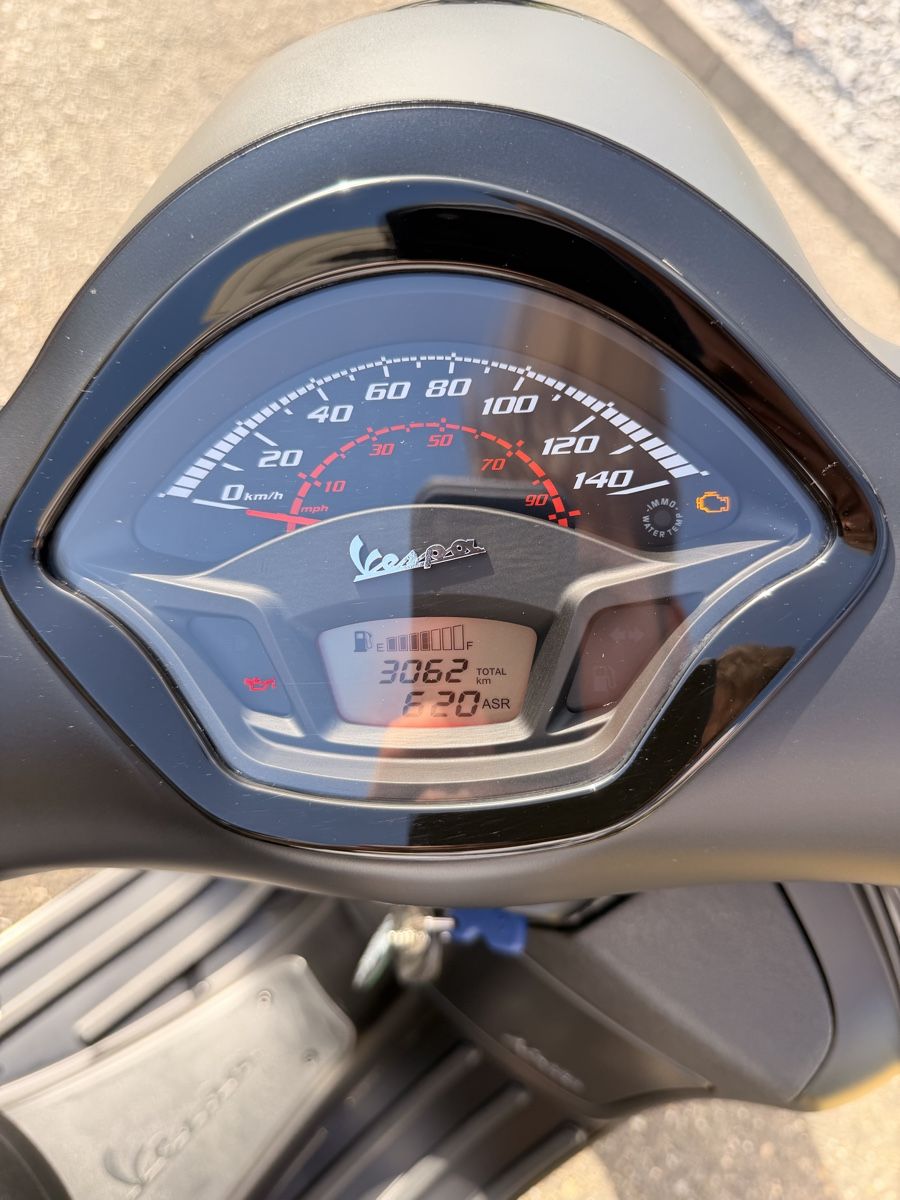 Vespa Scooter: Vespa GTS 300 HPE Notte – Usato da Schlieren venduto da caseiro1997 4