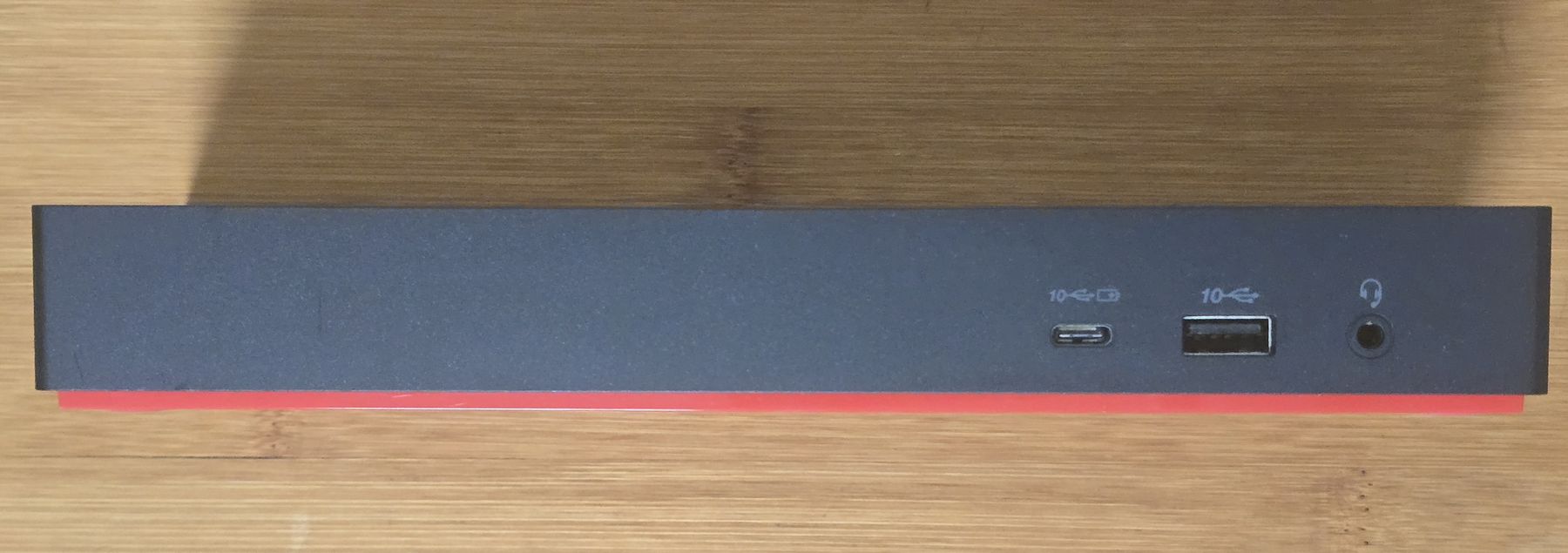 Lenovo Docking station: Lenovo ThinkPad Universal Thunderbolt 4 Dockingstation – Usato da Bülach venduto da SamtheBoogieman 4
