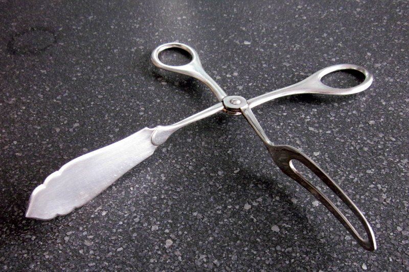Bestecksets: Vintage Gebäckzange versilbert, Punze 90/2 – Gebraucht aus Bischofszell von raika
