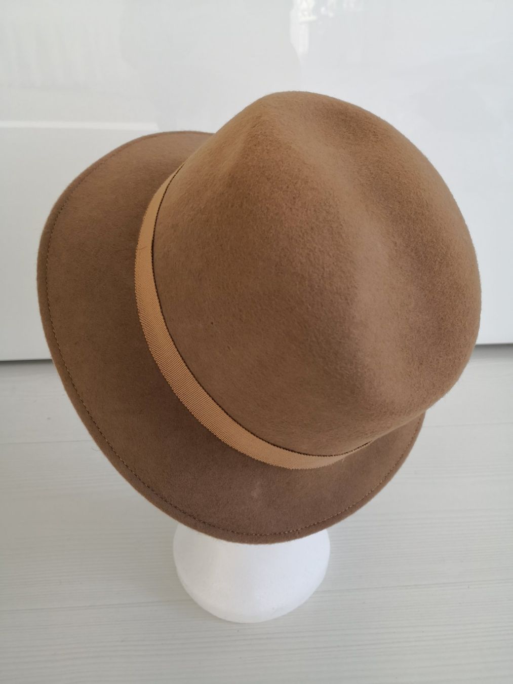 Copricapi, berretti & cappellini: 🤩HUT BEIGE MIT BAND – Usato da Olten venduto da Naja-Twins-Twins 8