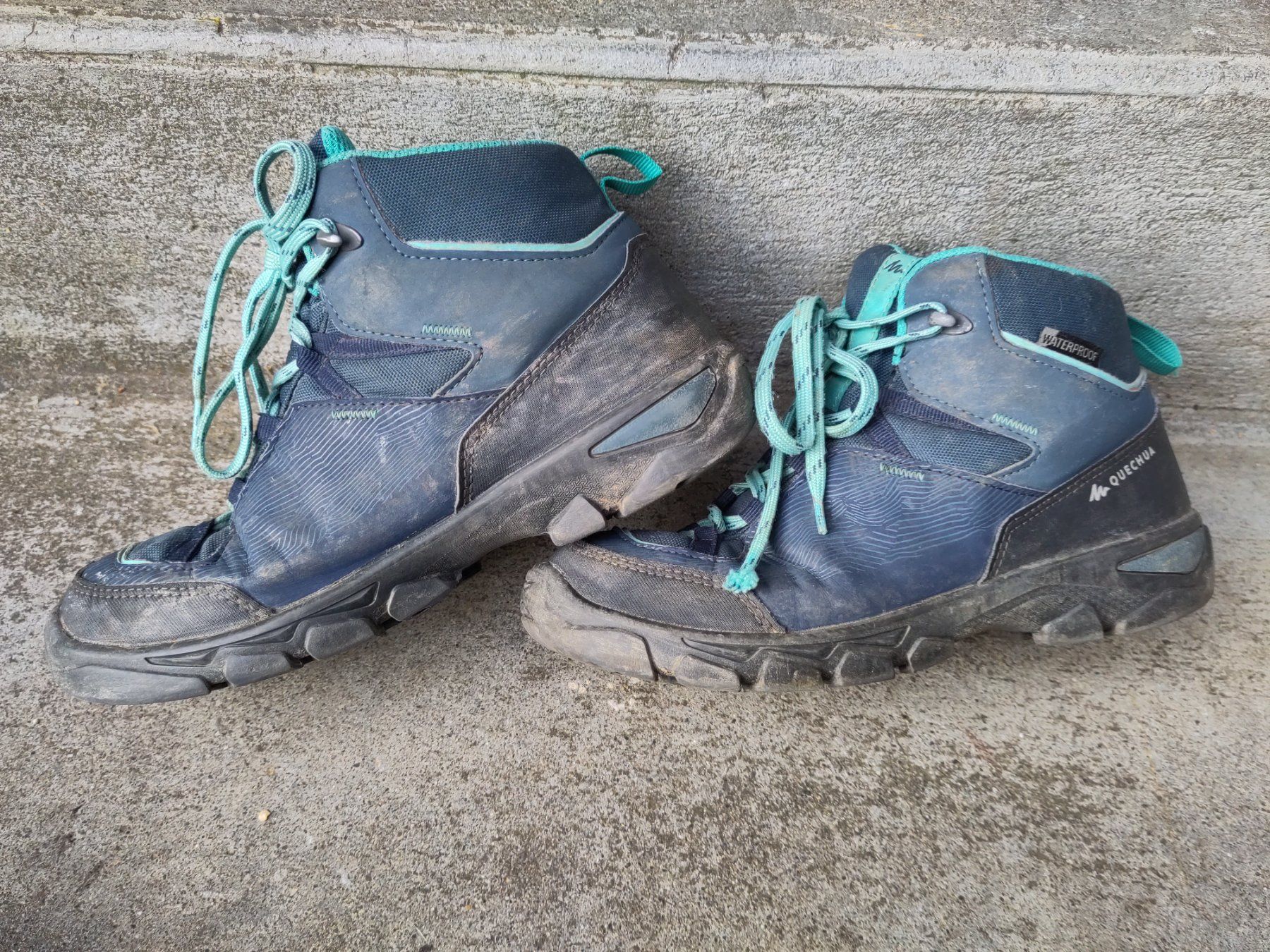Scarpe per ragazze: Wanderschuhe Gr. 35 Quechua – Usato da Uettligen venduto da Donroli 2
