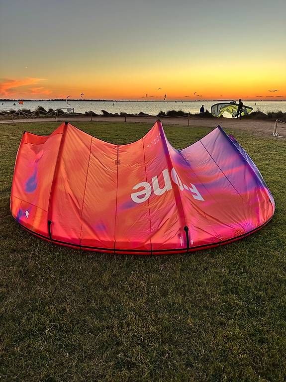 Kite: F-One Kite: Trigger Brainchild V2 12m – D'occasion à Thun par Lyron