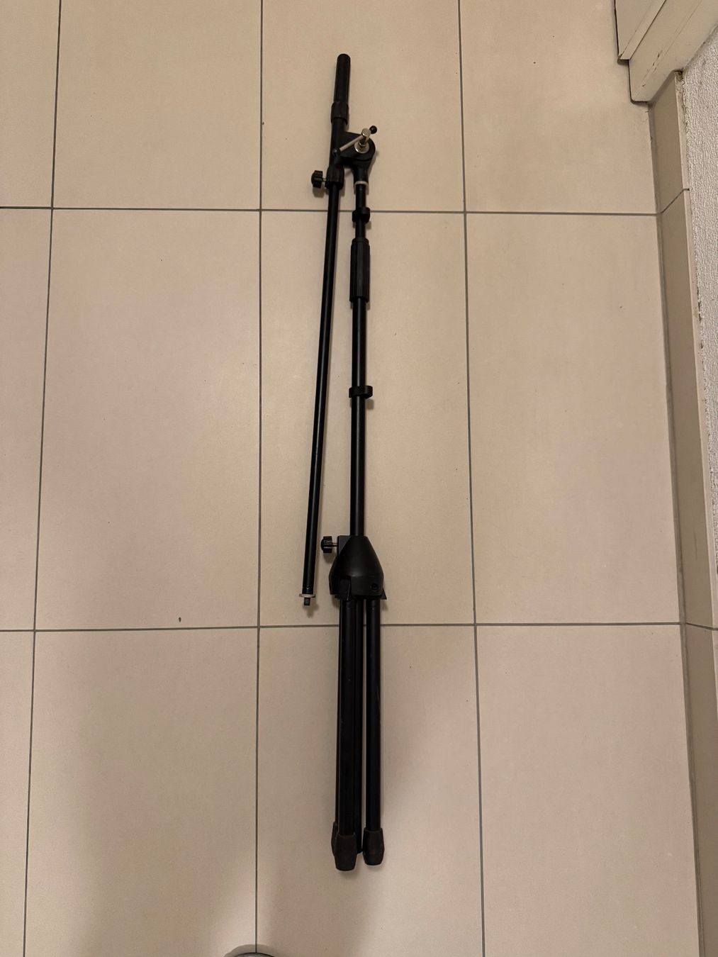 Instrumenten-& Notenständer: Trépied de microphone – Gebraucht aus Morrens VD von YannD02