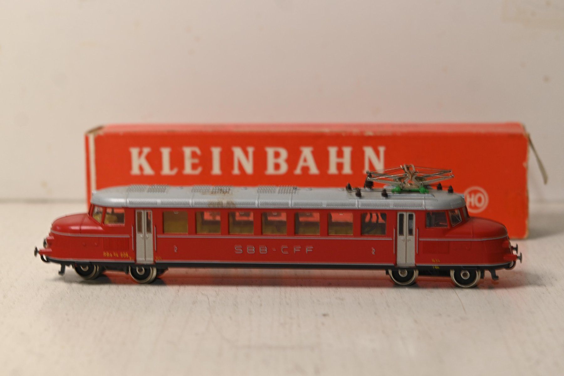 Kleinbahn Modelleisenbahnen: Kleinbahn Roter Pfeil H0/DC mit OVP – Defekt aus Laupen ZH von Zmoewe 5
