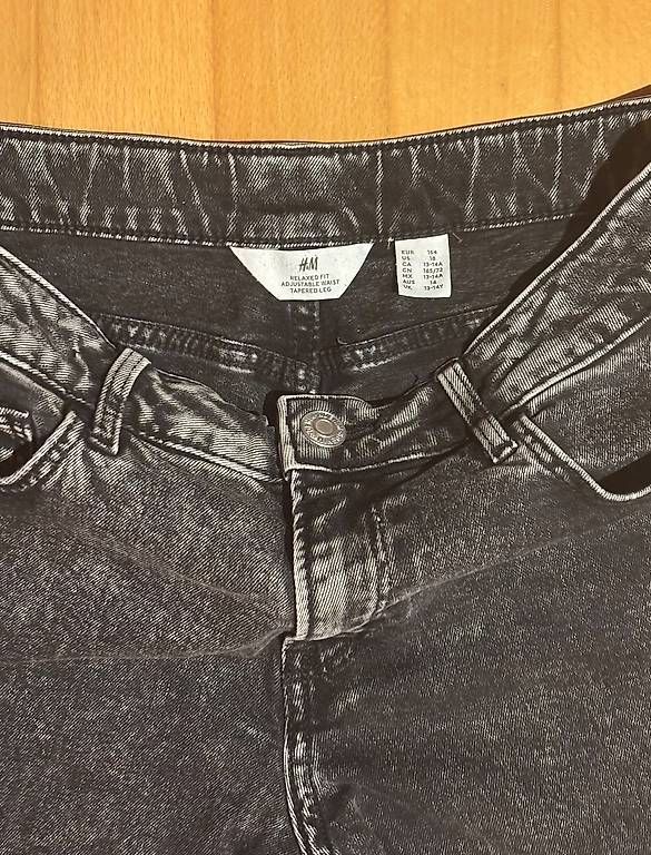 Pantaloni: Y2K Flared Shorts – Usato da Beckenried venduto da ema_t6cf 2