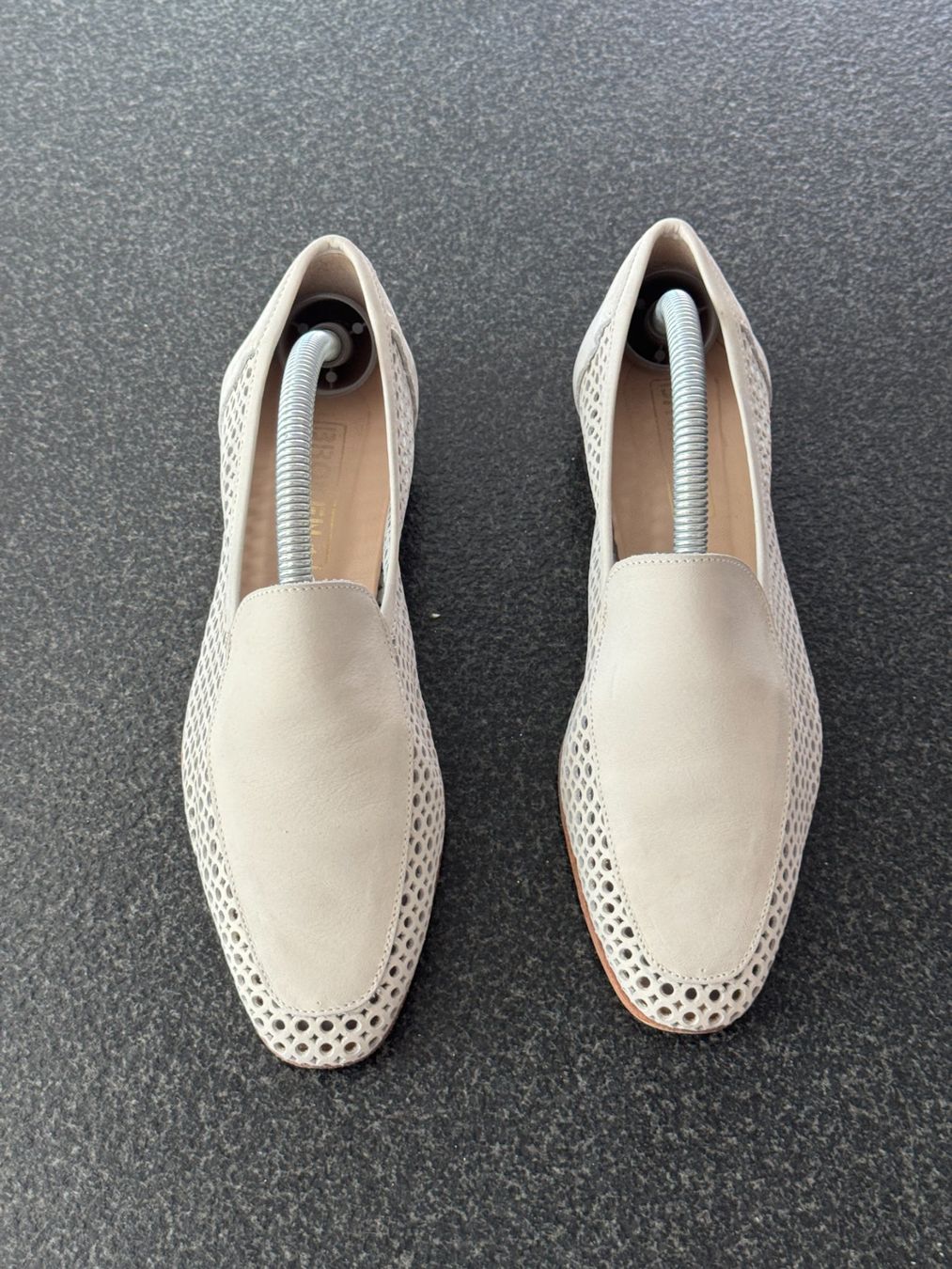 Scarpe da donna: Eleganter luftiger Sommerschuh, Grösse 36, hellbeige – Usato da Niederhasli venduto da Berno