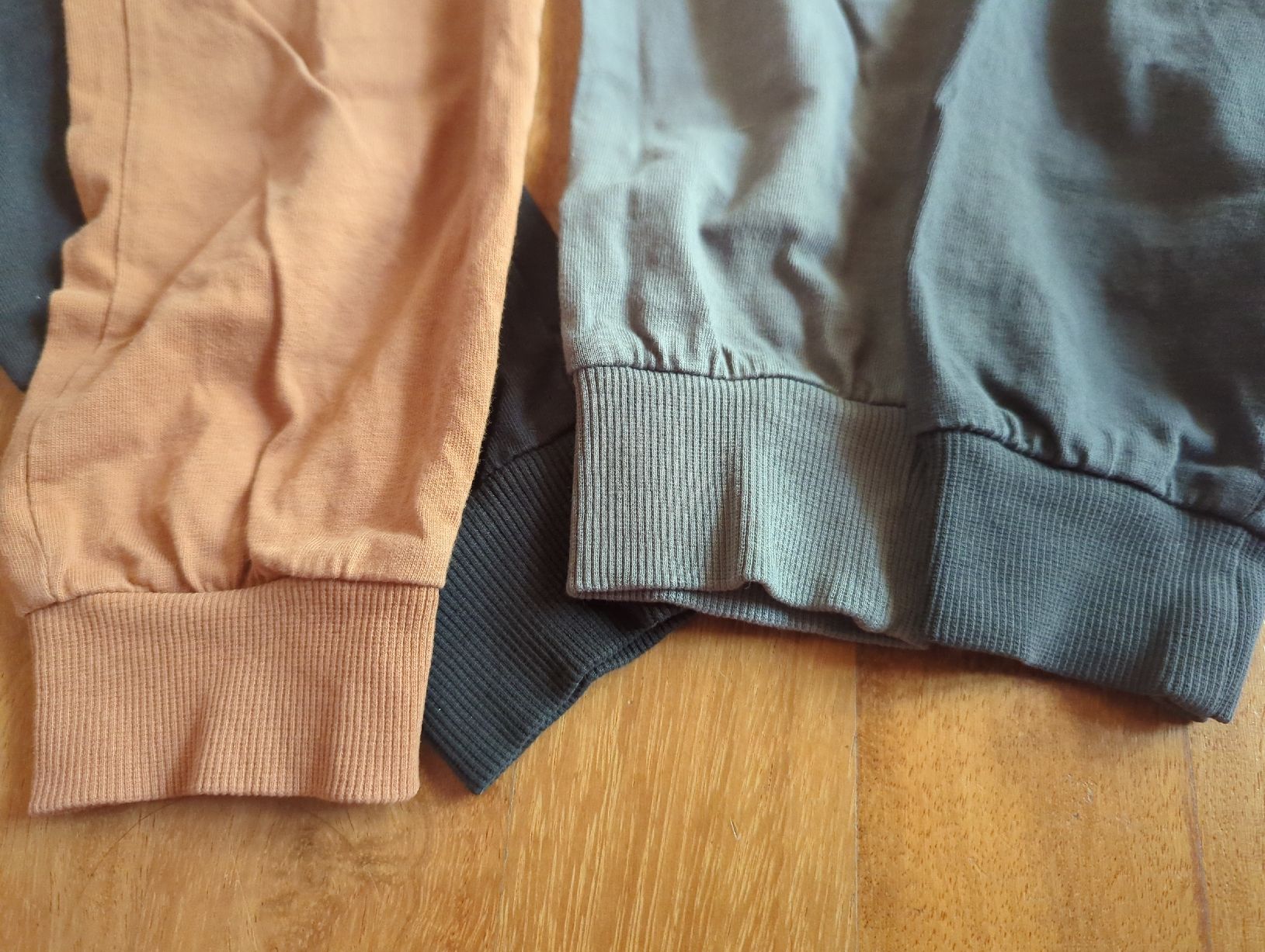 H&M Kleiderpakete & -sets: H&N Hose Gr. 104 – Gebraucht aus Eglisau von raf_hn2x 3