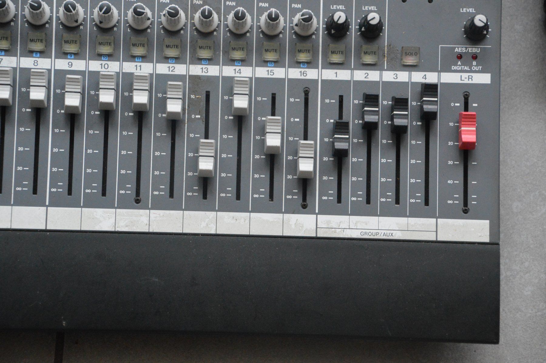 Tascam Console di mixaggio: Tascam TM-D1000  Digital mixing console – Usato da Collonges venduto da arashee 4