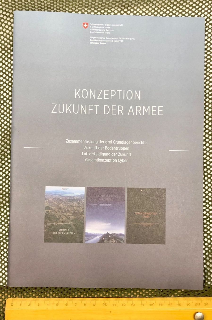 Revues & Magazines: Schweizer Armee Konzeption Bodentruppe Cyber Luftwaffe – D'occasion à Madiswil par TEMISO