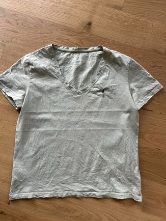 hellgrünes T-Shirt Nikin mit V Ausschnitt, Gr M.