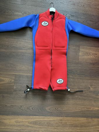 Top Neoprenanzug für Wassersport - Grösse L, Super Zustand!