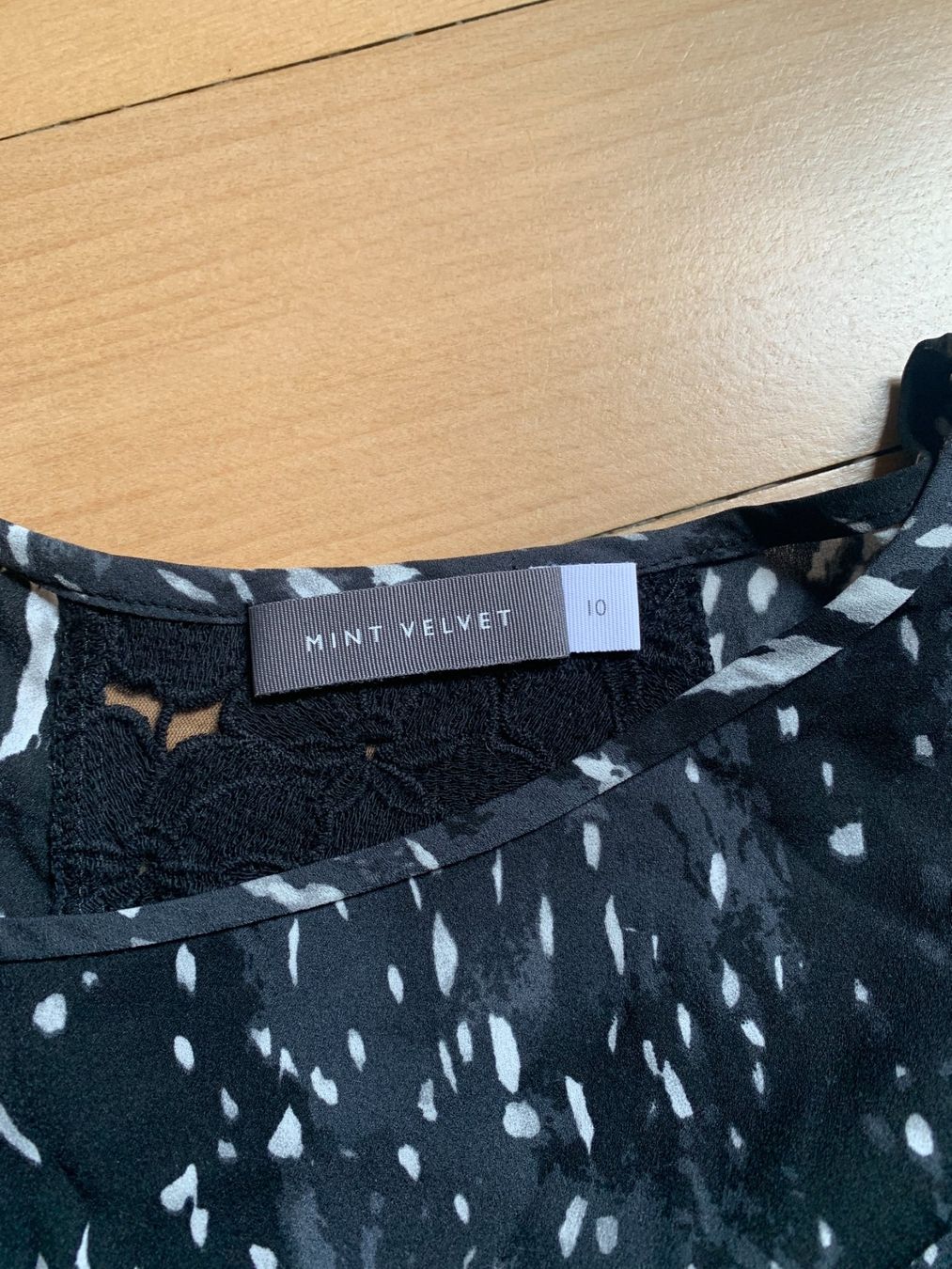 Top: MINT VELVET - Blusentop schwarz-grau 38 – Usato da Zürich venduto da Diazaio 3
