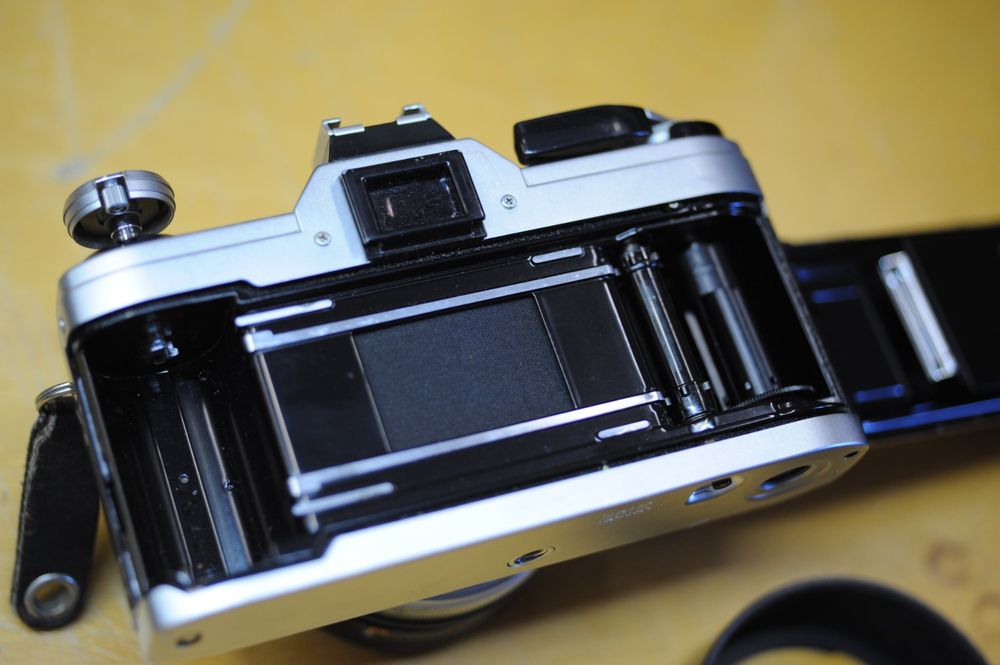Appareil Photo Canon AE-1 Argenté Avec Objectif 50mm - état Fonctionnel