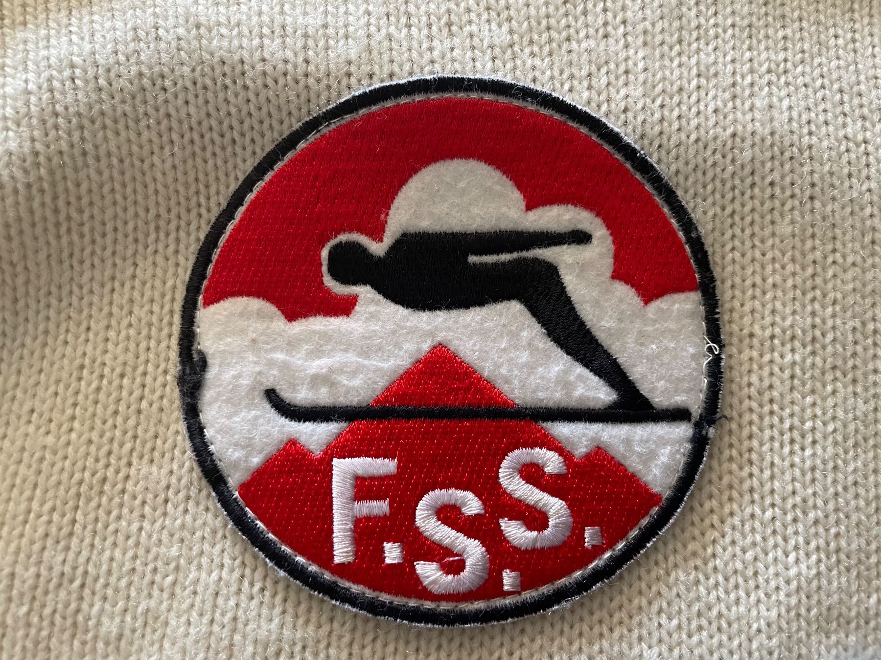 Maglioni & Felpe: Unique Vintage Crans Montana Pullover L – Usato da Bern venduto da Rigoler 5