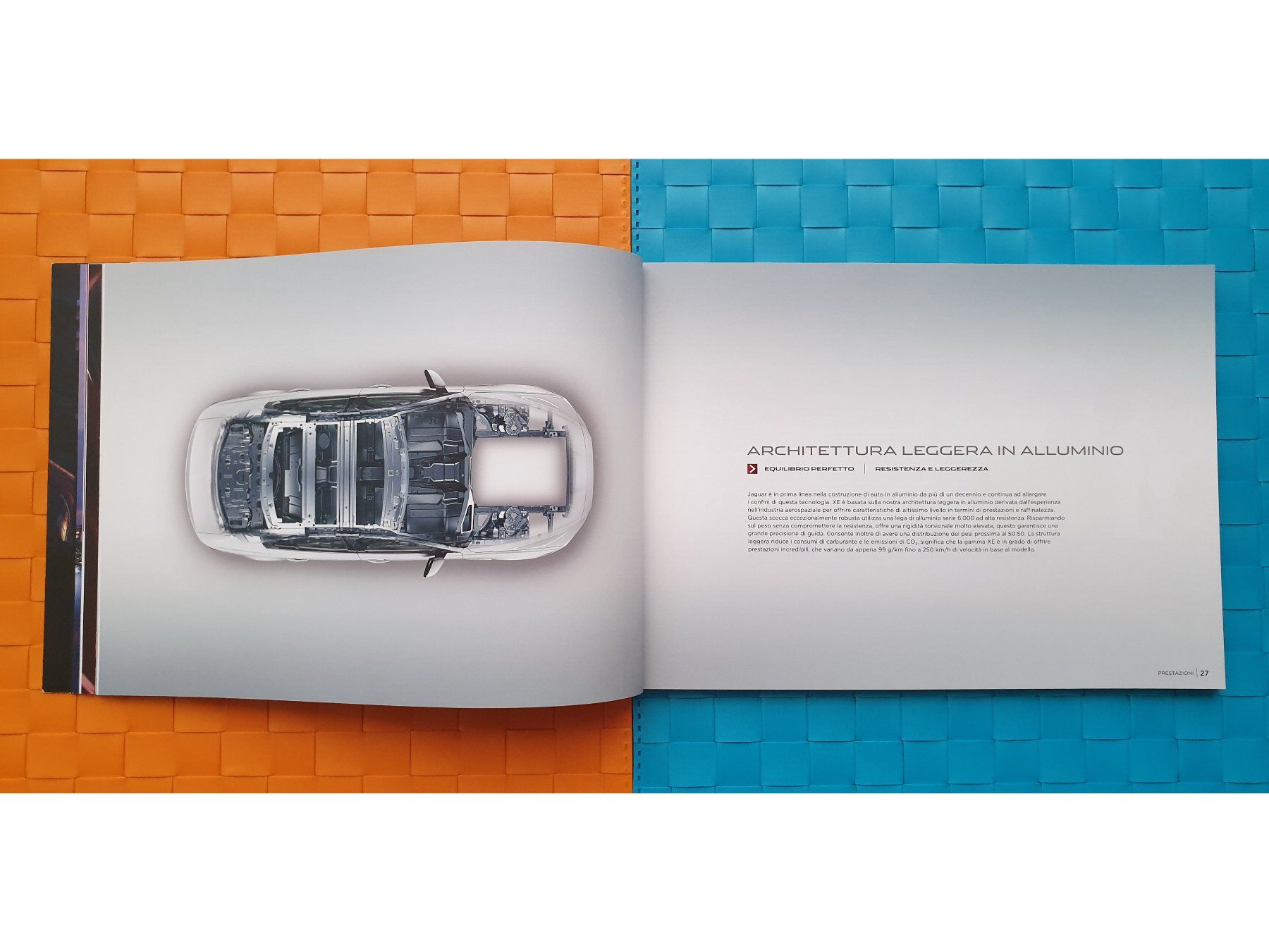Riviste & Magazine: JAGUAR XE 2016 - Prospekt / Catalogue / Catalogo – Nuovo (secondo la descrizione) da Viganello venduto da CARLiteratur 4