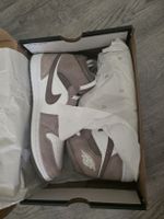 Baskets Air Jordan 1 Mid homme Taille 42 neuf