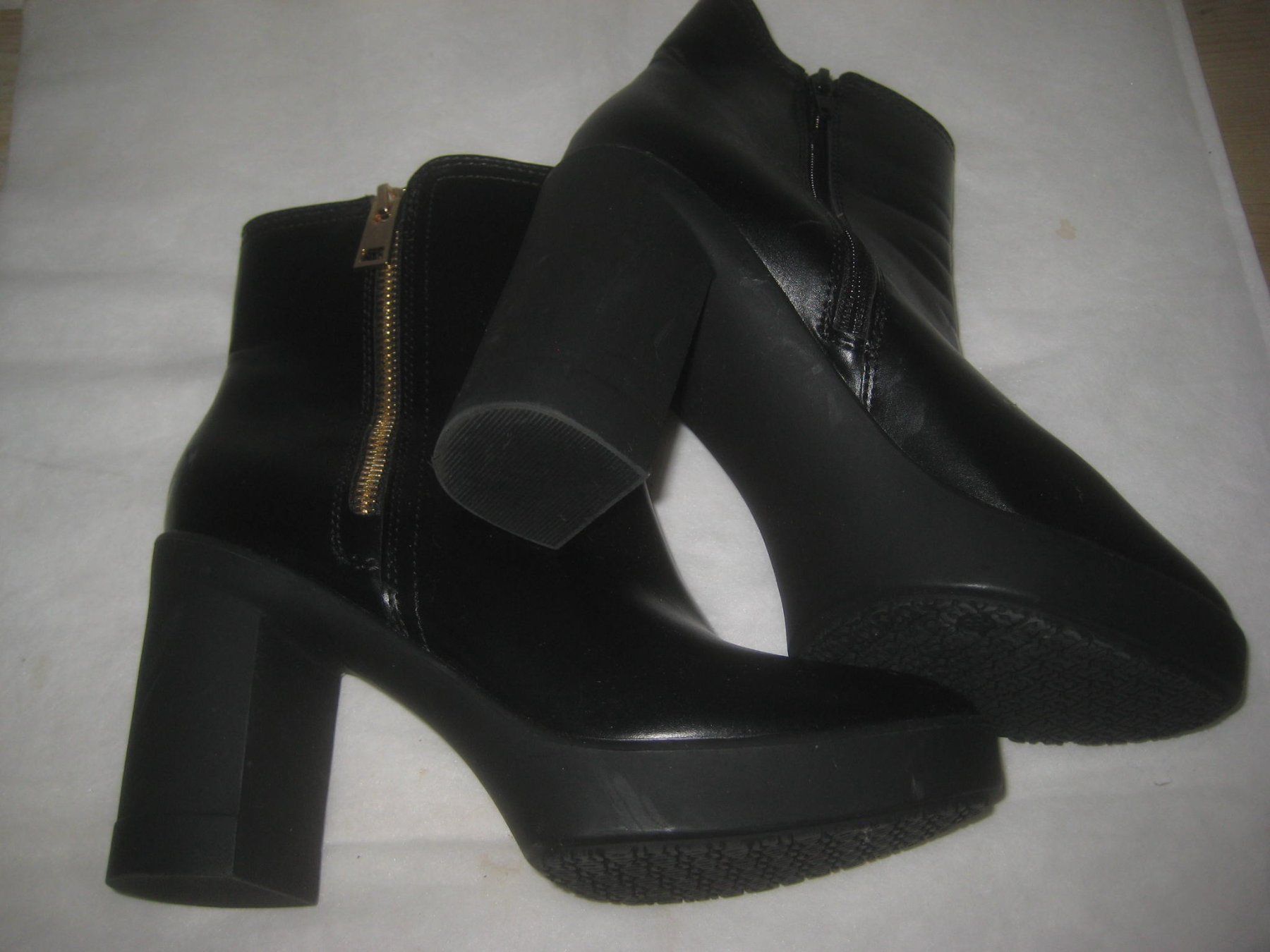 Scarpe da donna: DAMEN STIEFELETTEN – Usato da Uster venduto da flocke1 1