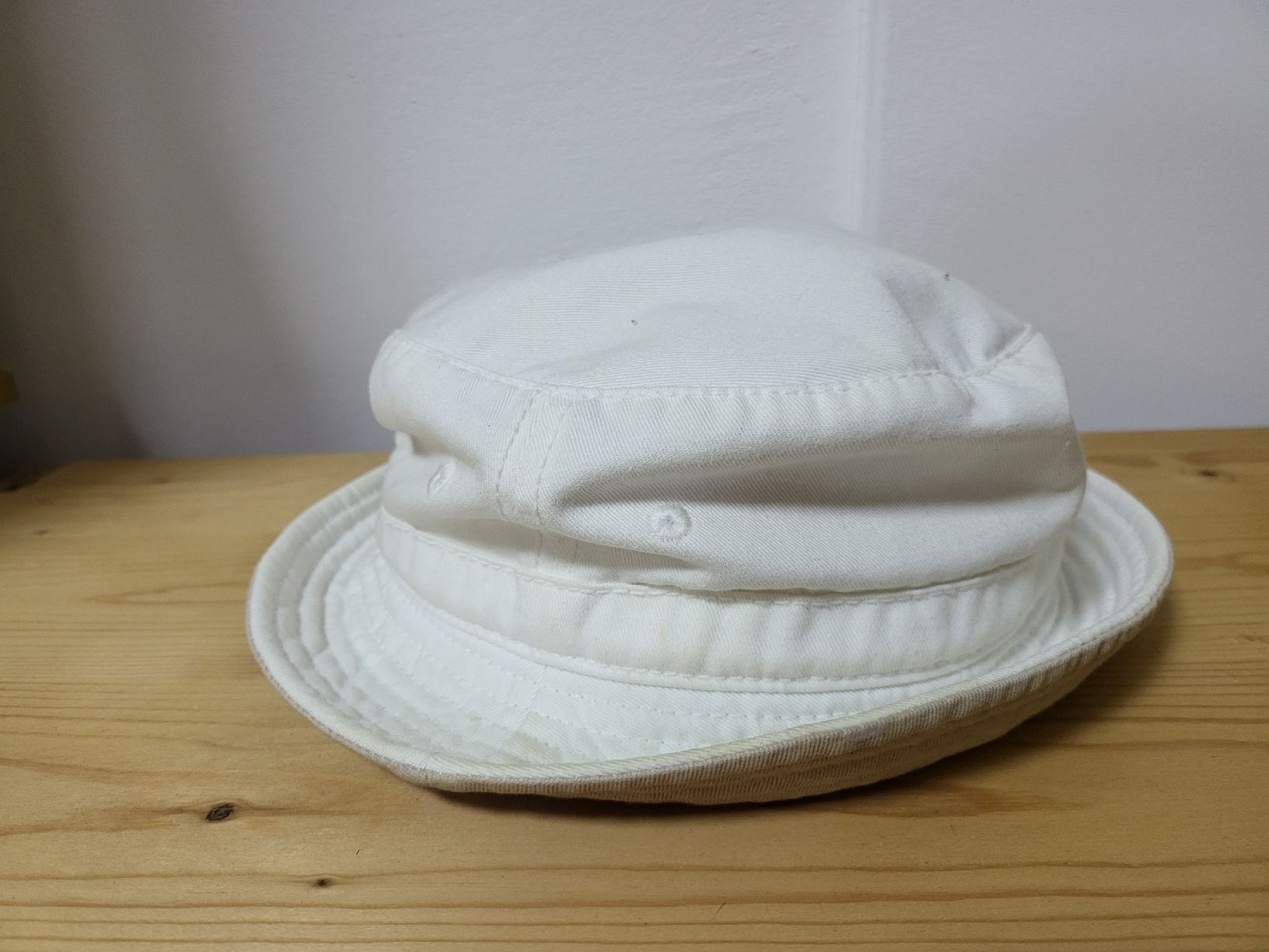 C&A Chapeaux, bonnets & casquettes: Sommerhut weiss – D'occasion à Horgen par 2CH70 1