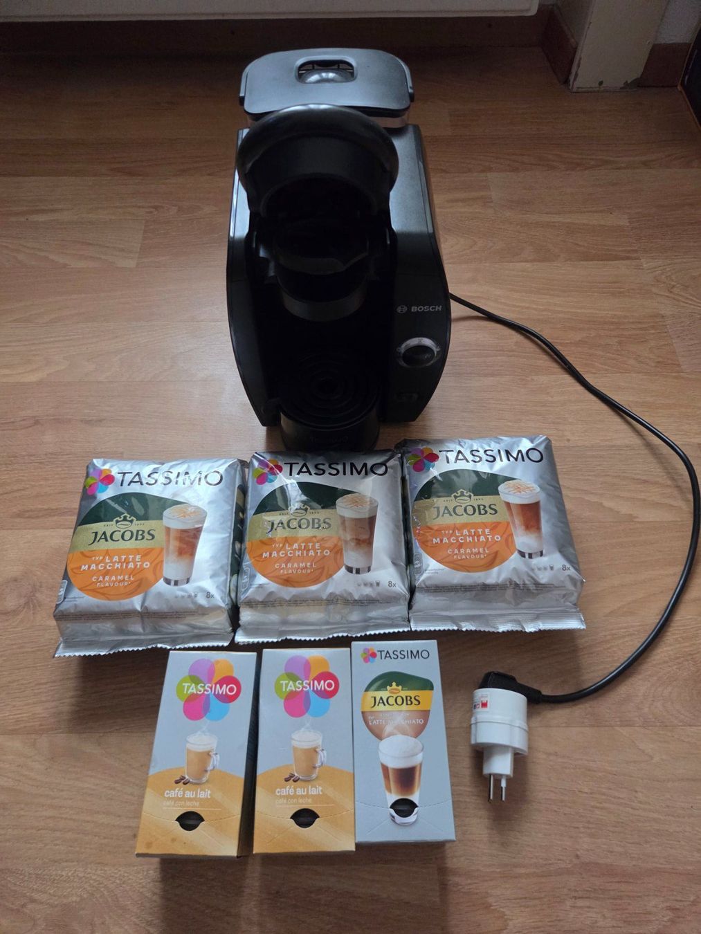 Bosch Macchine per caffè & Macchine per espresso: Machine Tassimo Bosch avec capsules diverses. Bon état. – Usato da Les Bois venduto da 1337