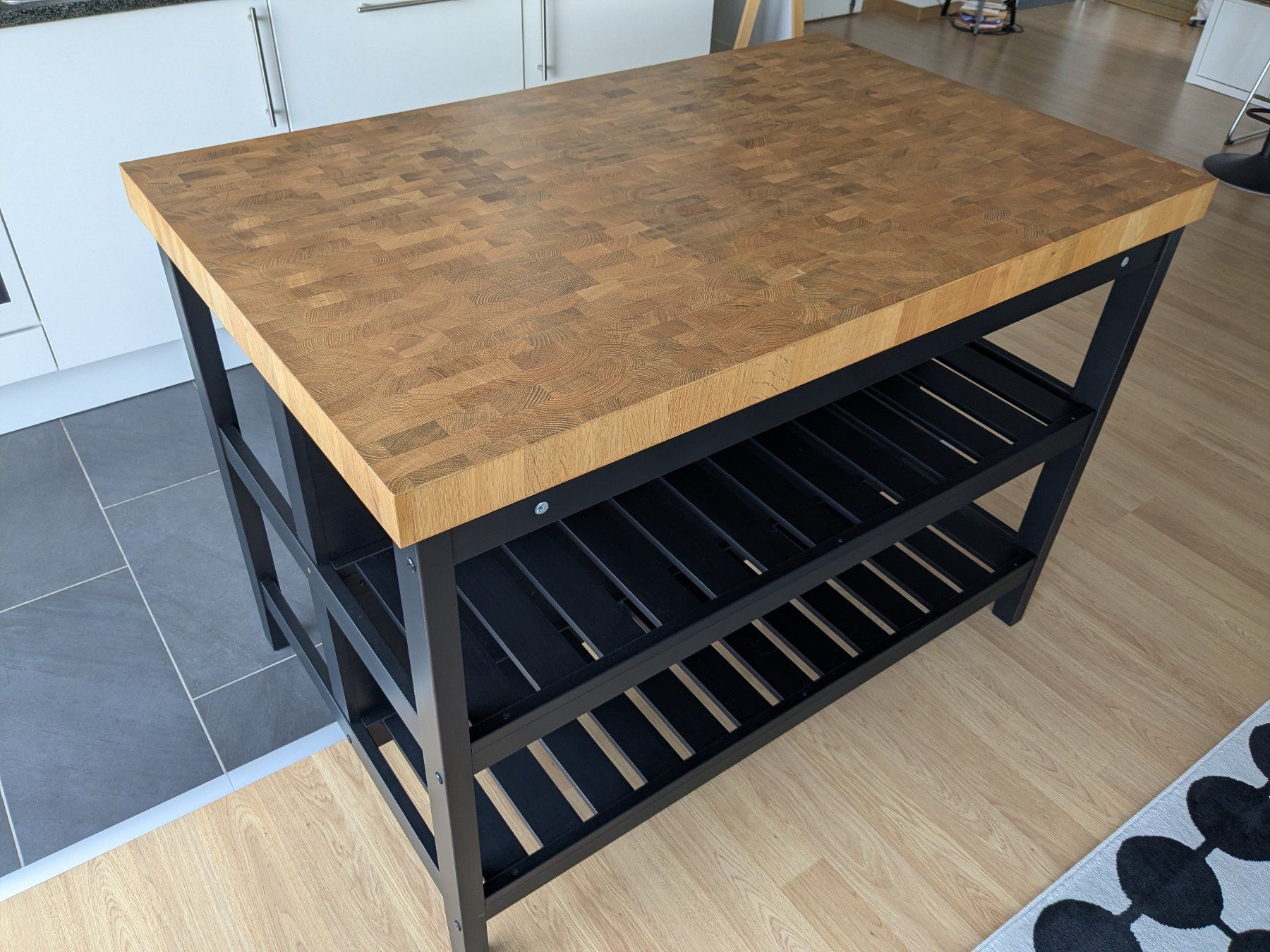 Ikea Komplettküchen: Kücheninsel VADHOLMA, schwarz/Eiche, 127x79x90 – Gebraucht aus Zürich von cclsn