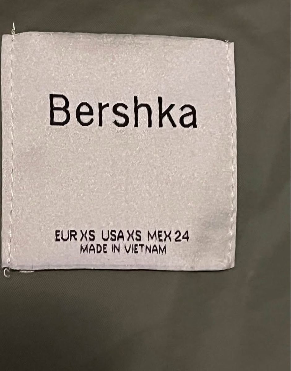 Bershka Jacken: Damen Jacke Bershka Neue – Neu (gemäss Beschreibung) aus Knonau von Gysii 2