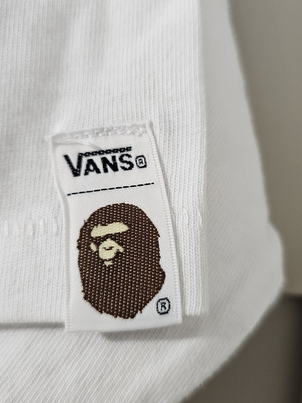 Bape T-shirt: Tshirt Bape x Vans L – Nuovo (secondo la descrizione) da Pully venduto da RandomZero 5