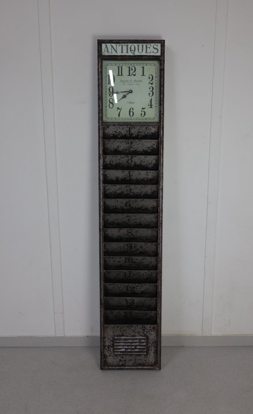 Orologi da terra & Orologi da parete: Grosser Magazinhalter mit Uhr – Usato da Volketswil venduto da brockipfannenstil