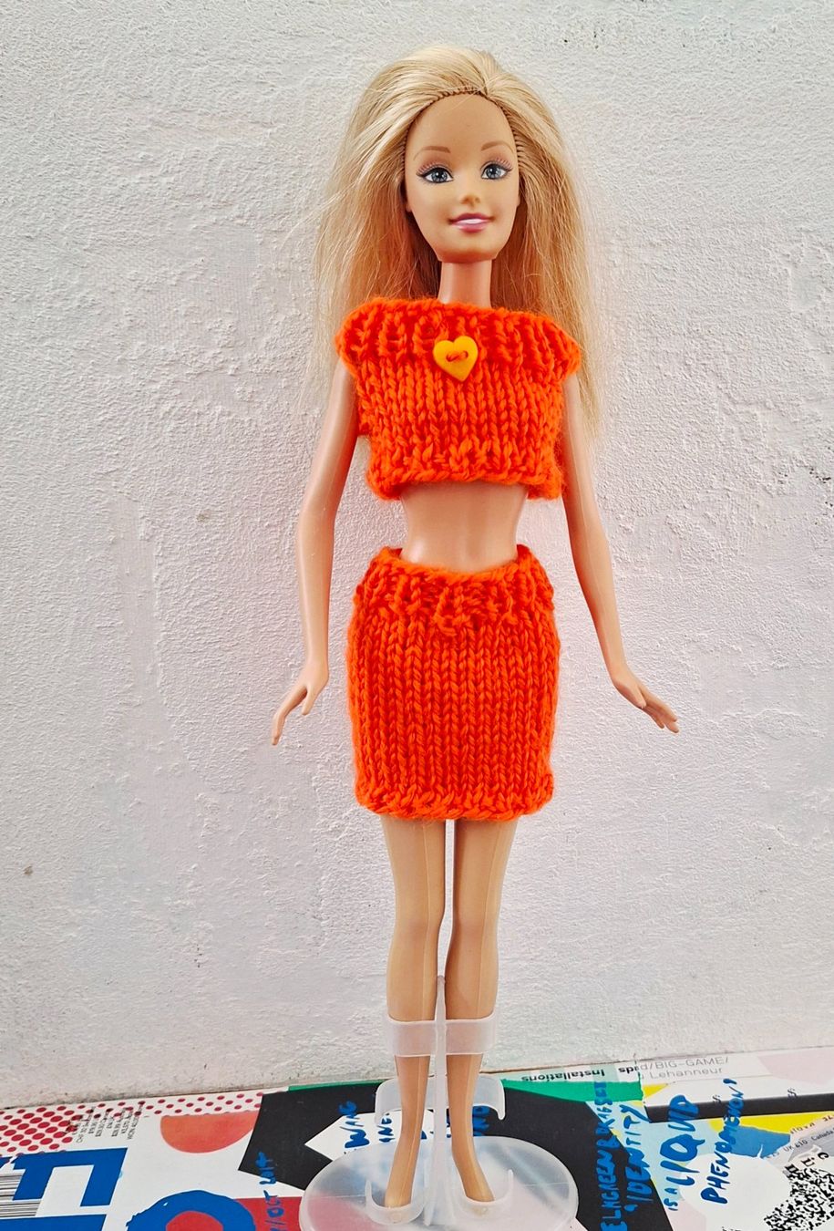 Bambole: Barbie Kleid. Neu und handgestrickt. – Nuovo e nell'imballaggio originale da Zug venduto da Areta